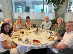 Wine, food and friendship. A true tasting experience